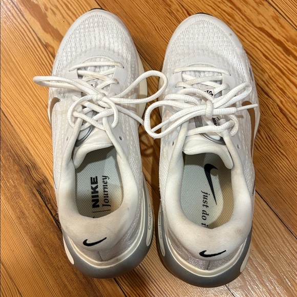 Nike Journey ComfiRide size 9.5 - Picture 4 of 7